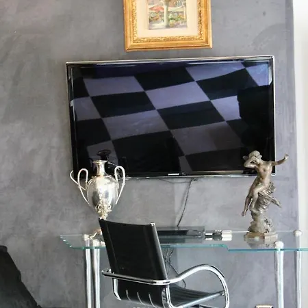 48 Fourty Eight Luxury Apartment